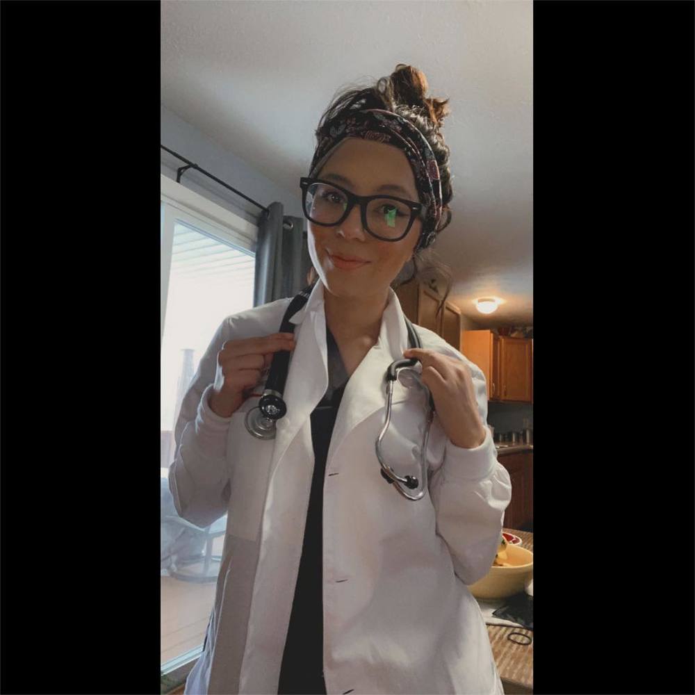 Meet your Posher, Amia